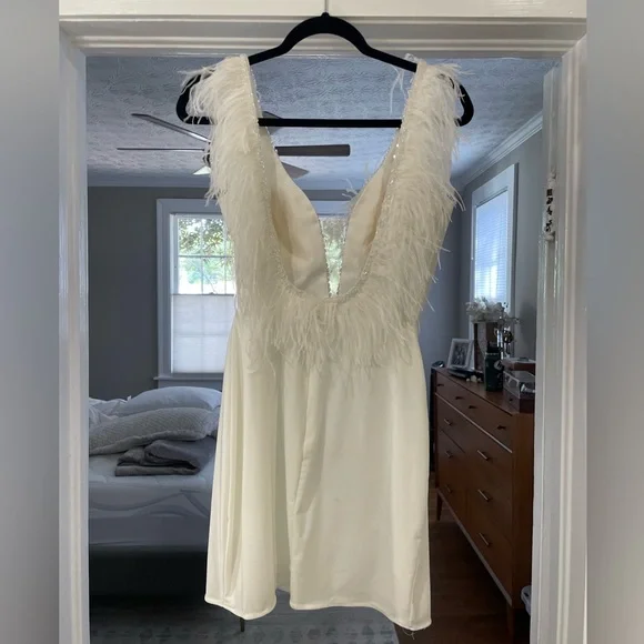 Alyce Paris (4725) white dress (not black) - Picture 3 of 4